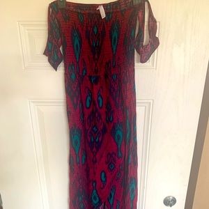 Women’s strapless side sleeve maroon and turquoise dress side slit size small